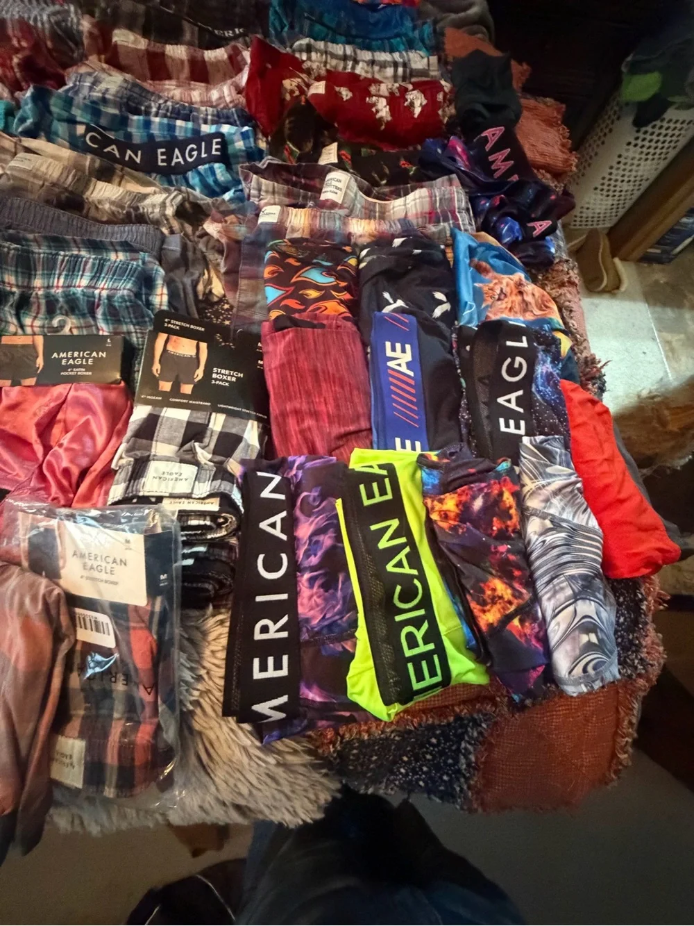 American Eagle Outfitters selling off